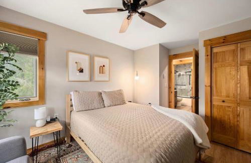 Renovated Ski In Out Condo King Bed Patio Grill - Foto 22