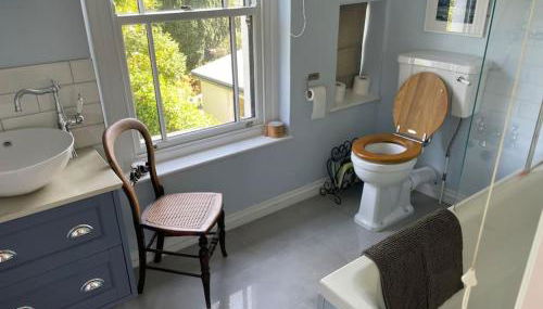 Lovely Charmouth cottage with log fire & garden close to beach - Foto 4