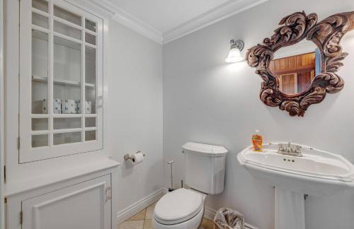 Luxe Remodeled Oceanfront Home on the Bluff - Foto 27