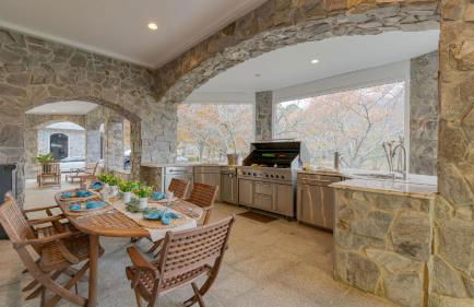 Bay Estate Luxe Waterfront Home w/ Private Pier, Main+guest House, Bay Views - Foto 10