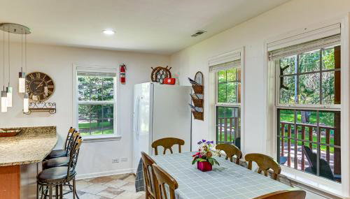 Coloma Winter & Fall Retreat w/ Fireplace - Foto 5