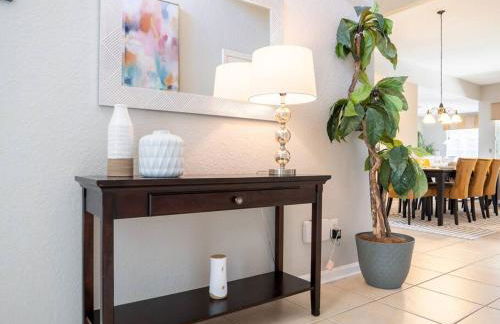 Luxury Disney Villa 5BR With Private Pool and Spa (4 Miles from Disney) - Foto 21