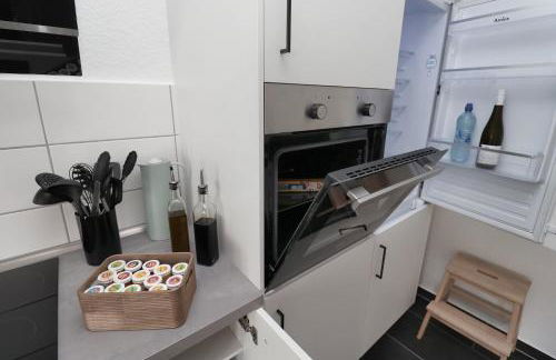 Design am Rhein I Traumlage Rheinufer I 3BR I Küche I öffentl Parkplätze I helloYOU apartments x BRIGHT Collection - Foto 30