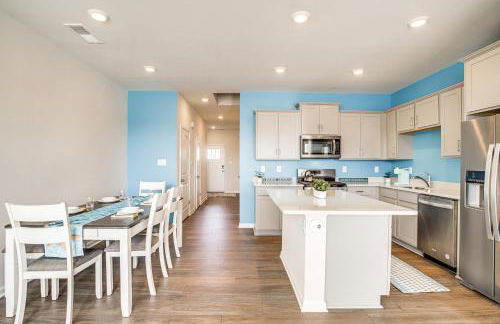 Pool Access and Beach Shuttle Millville Townhome! - Foto 6