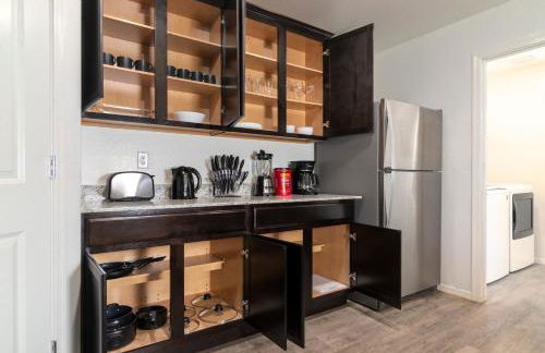 Spacious Family Oasis ~ PoolTable ~ Backyard ~ Pkg - Foto 8