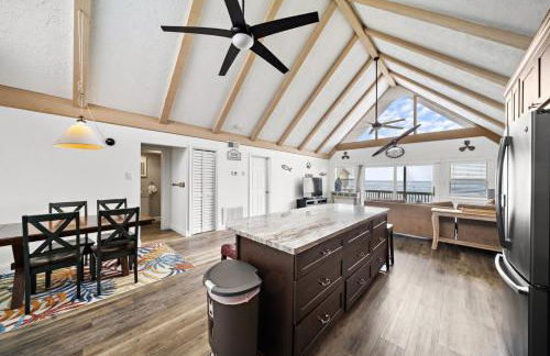 2nd Row Home Close to Beach - Foto 59