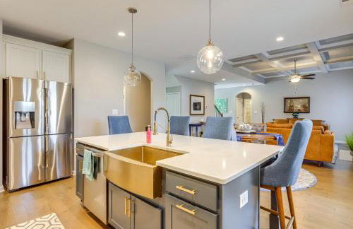 Patio with Fireplace Spacious Sharpsburg Home! - Foto 8