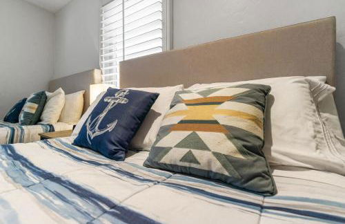 Bungalow Downtown Easy Airport Access Family Friendly - Foto 24