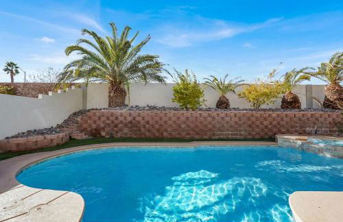 Luxe 5BR Home with Pool BBQNear Strip - Foto 28