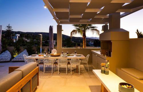 Vasilios Villa, with Pool, Gym & Close to Beach, By ThinkVilla - Foto 23