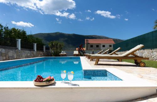 Villa Bella Pietra with private pool, sauna - Photo 8