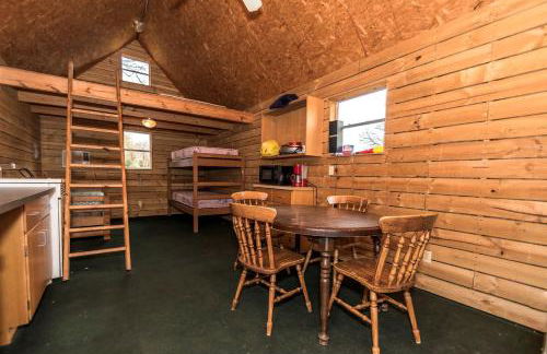 Cozy Rustic Cabin Rental on Private Ranch for Weekend Getaway from Austin - Photo 10
