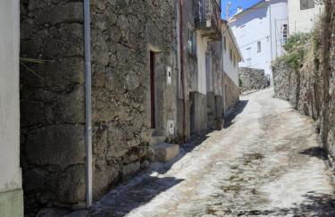 Casa Encantada - Alvoco da Serra - Foto 16