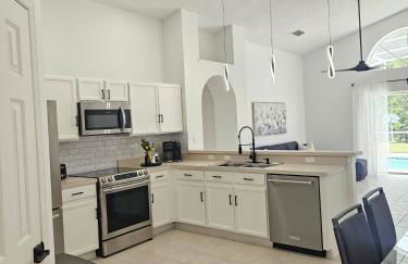 Once upon a good stay - 7 Beds Pool Home by Disney - Foto 29