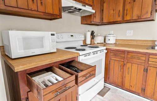 Prime Location 2 BR Oasis with Washer and Dryer - Foto 23