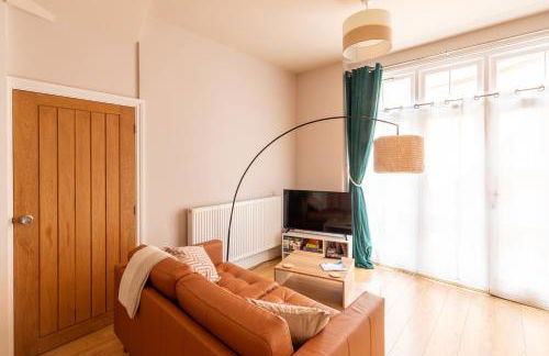 Charming Beachside Town House - Photo 14