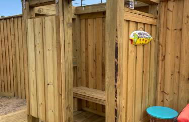 Destin-y 30A Beach Retreat Self Checkin - Huge Private Backyard Deck with Outdoor Shower - Foto 36