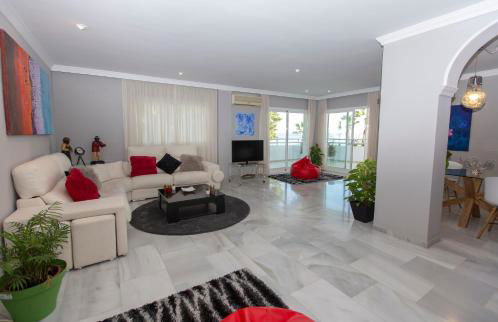 Villa Venecia, Apartamento de Lujo en 1º línea de playa + parking - Photo 18