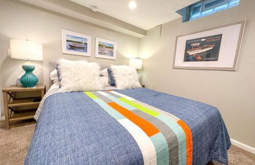 Lakefront 5 Bedroom Vacation Home - Sleeps 12! - Foto 33