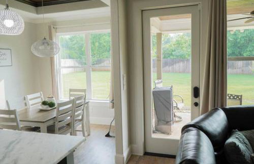 The Haven on Loveless Street with Game Room - Foto 22