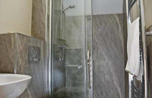 Peartree Cottage & Granary - Photo 13