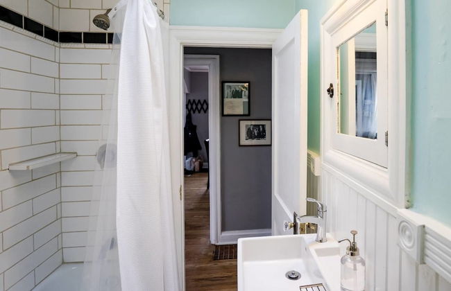 The City Park Cottage With Home Theater - Photo 11