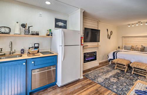 Balcony and Pool Access! Couples Escape in Lake Lure - Foto 12