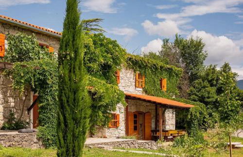 Villa Millefoglie, a century-old stone house nestled in a nature park - Foto 1