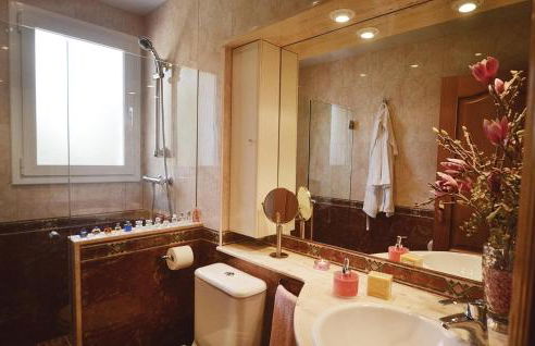 Lovely Home In St Cebrià De Vallalta - Foto 8