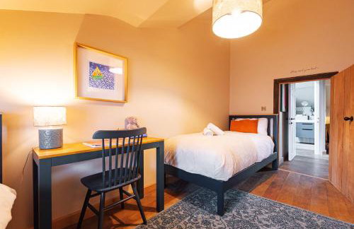 Central Whitchurch - Lowcross House Guest Bedroom 6 - Foto 8