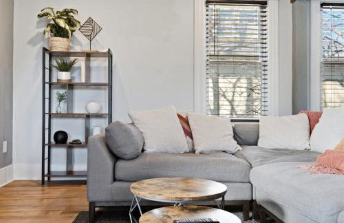 Elegant Historic Apartment with Craftsman Details - Foto 9