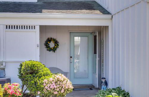 Porch and Water Views Getaway in Mallard Lakes - Foto 25