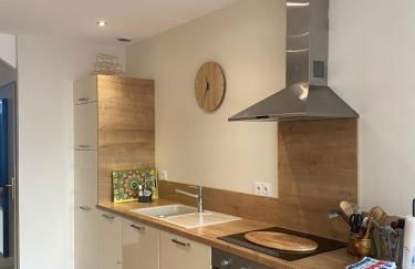 Au pied de la Cité Médiévale, piscine, vue extraordinaire, gîte La Trivala à Carcassonne - Photo 13