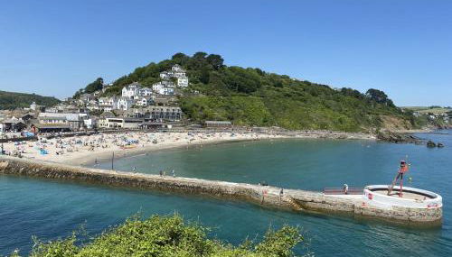 Threshing Barn at East Trenean Farm -Stunning Cornish Cottage sleeping 6 with hot tub, private garden, rural views and EV facilities - Foto 4