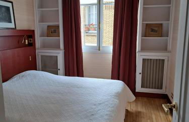 Bright & elegant appartment with view over Invalides, near St Germain des Prés - Foto 12