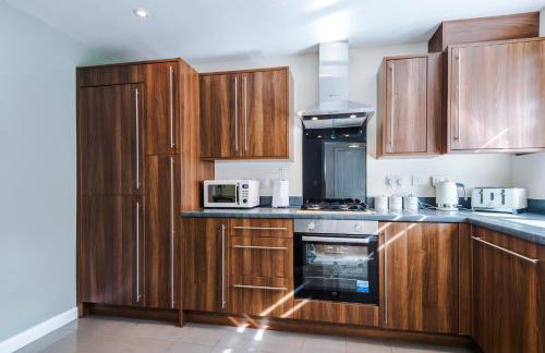 3 Bedroom Semi-Detached Home Sleeps 5 with Driveway - Foto 43