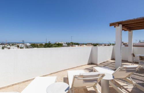 Luxuosa Villa com Piscina, Garagem e Vista Mar - Foto 28