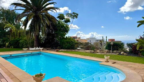 Villa Casa Lilo, en jardin grande,con una gran piscina, con pérgola y barbacoa - Foto 2