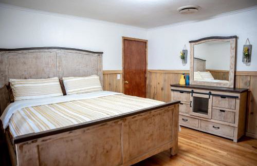 Spacious 4 Bedroom Home with 5 Beds near Interstate 40 in Amarillo, TX - Foto 24