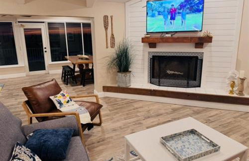 Gorgeous vacation home on the water with heated pool and sand! - Foto 28