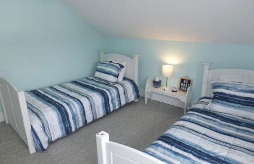 Beach Town Escape - Newly-Remodeled & Gorgeous! - Photo 45