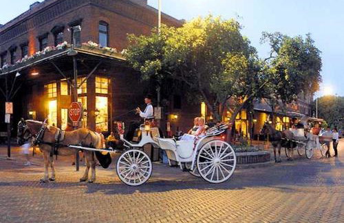 Modern Townhome Near Downtown walk to CWS! - Foto 42