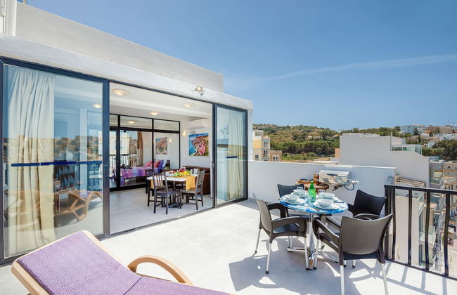 Harbour Lights Seafront Penthouse by Getaways Malta - Foto 16