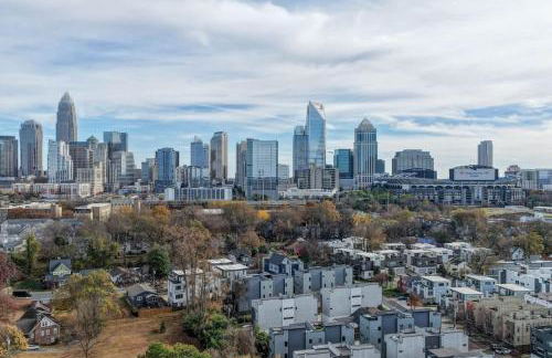 Luxe Townhome Rooftop Hot Tub Parking - Photo 59