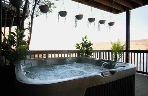 Lakeview Villa with Private Hot Tub, Firepit & Breathtaking Cliff Views - Foto 44