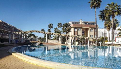 Planta baja con piscina a tres min de la playa - Foto 3