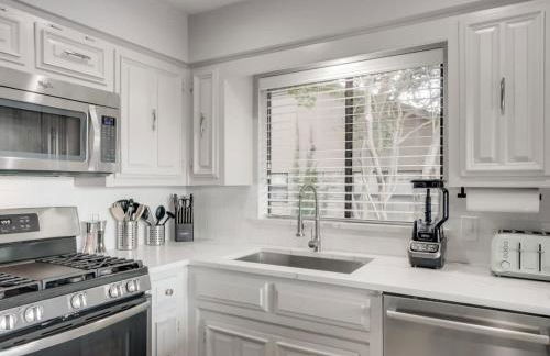 The Alamo Abode - Lake View Pool Newly Renovated - Foto 17