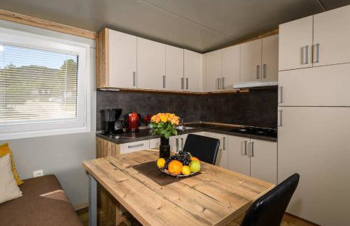 Cozy and Chic Little House with pool Ivinj - 4 - Foto 25