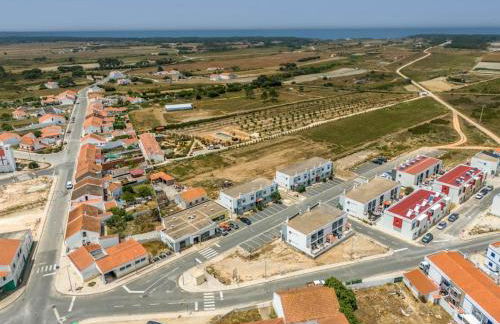 Green Breeze Escape by Lisbeyond - Photo 33