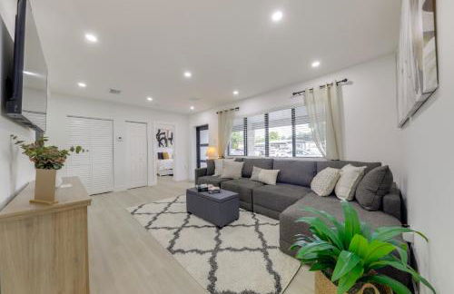 3 Mi to Hard Rock Stadium Retreat with Private Yard - Photo 5